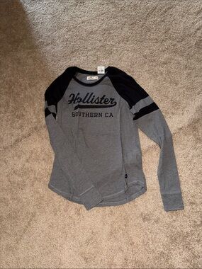 Hollister Gray Long-Sleeve Raglan Tee with Black Sleeve Stripes